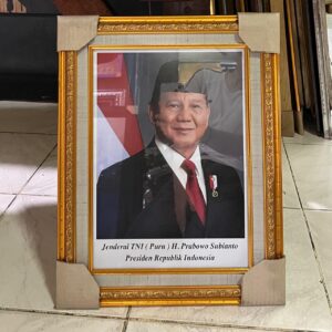 Bingkai foto Presiden Prabowo ukuran 25x35