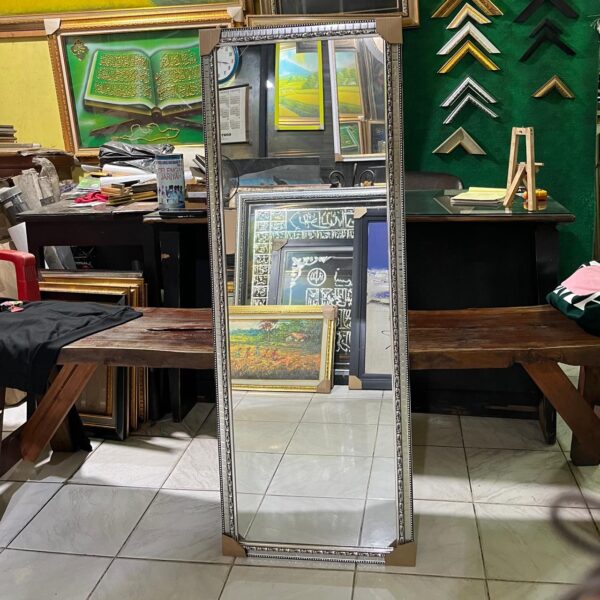 kaca 40 x 120 kaca full body berdiri bingkai silver hitam elegan
